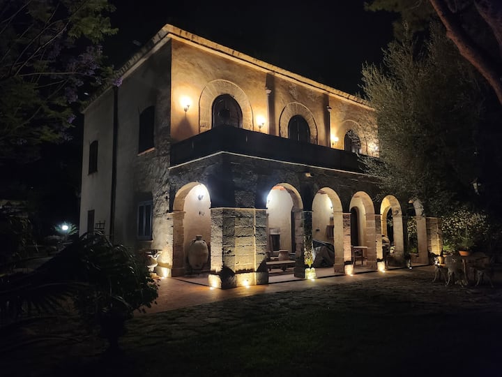 Villa Kinisia, L'antica Casina - Cinisi