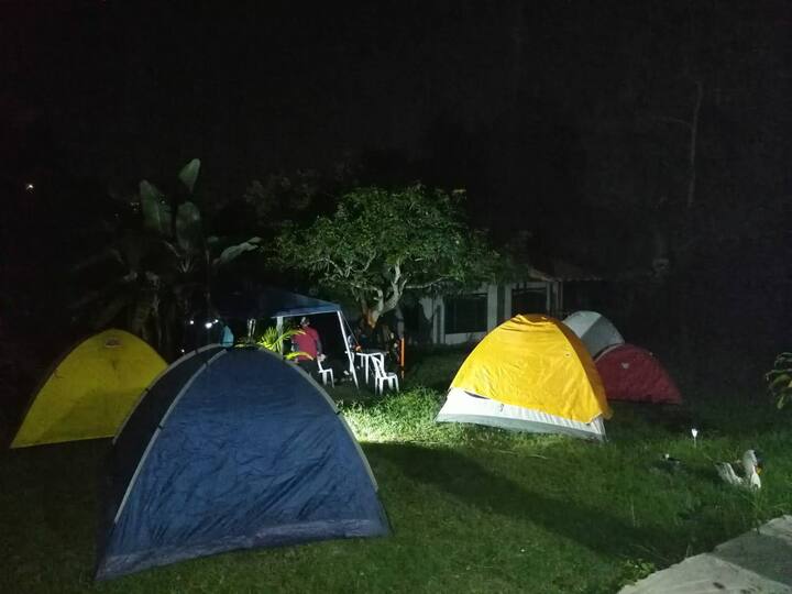 Carpa Camping,  Cap 2 - 4per. - Silvania