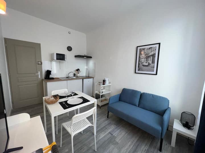 * Aptcitystay Hugo * Appartement 28m² * 1 Chambre - アプト