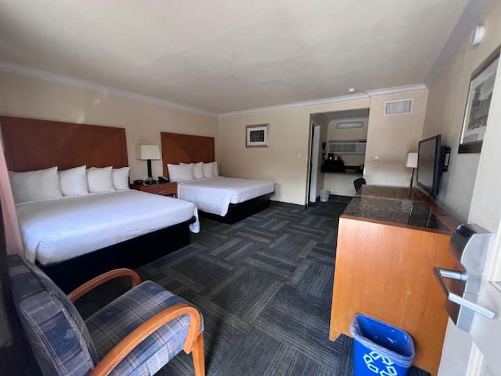 Two Queen Beds- Inn At San Luis Obispo - San Luis Obispo