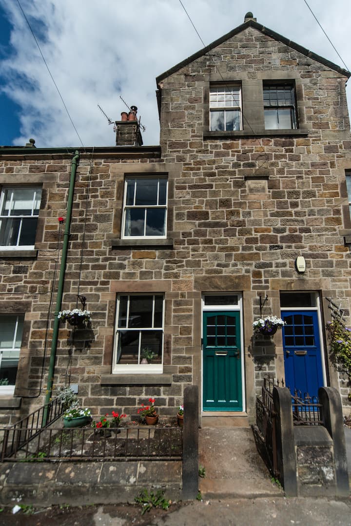 The Bell Chime - Newly Refurbished 3 Bed House - Matlock