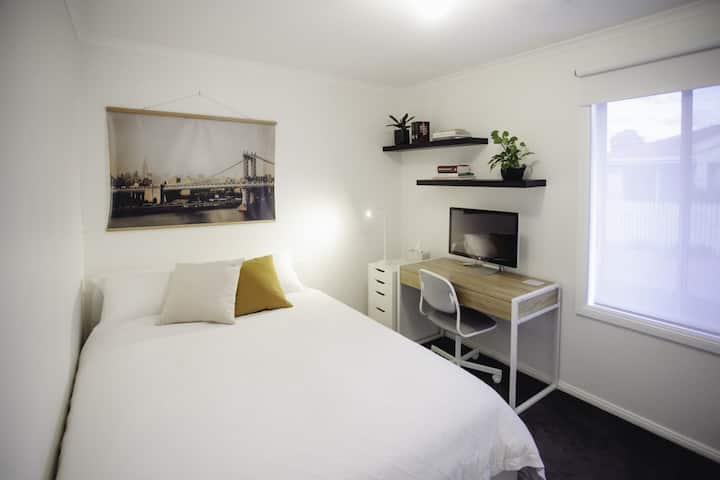 Quiet And Private Room In Bruce - Canberra