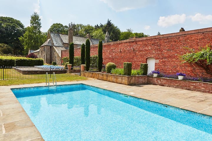 Luxury Cottage With Pool (Summer) - The Lodge - Herefordshire
