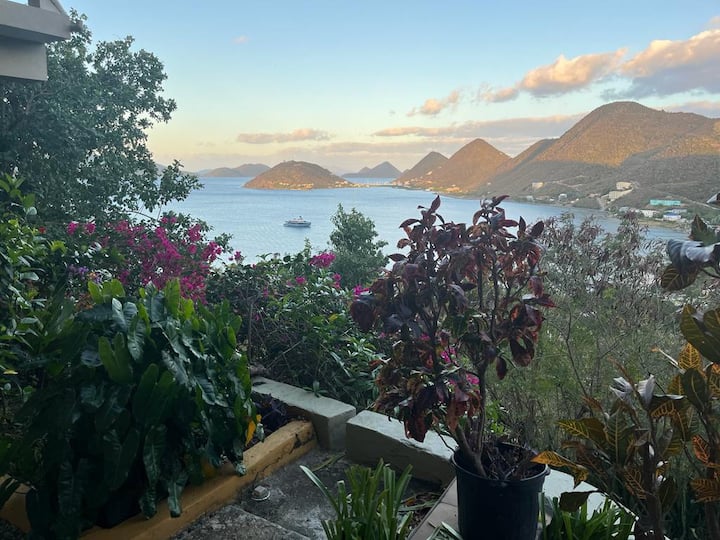 Quiet Studio With Ocean Views - U.S. Virgin Islands