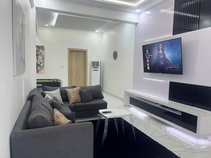 2 Bedroom Apt/workspace/virtual Reality Game - Abuja