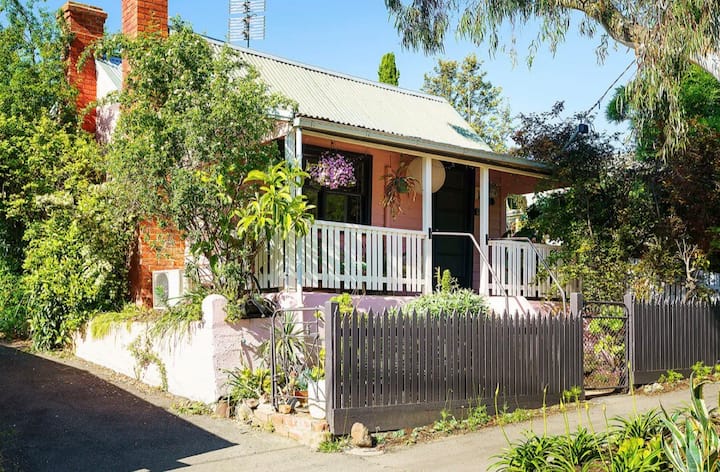 The Pink House - Castlemaine