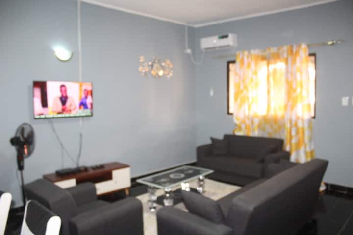 Cozy Two Bedroom Apartment - Monrovia
