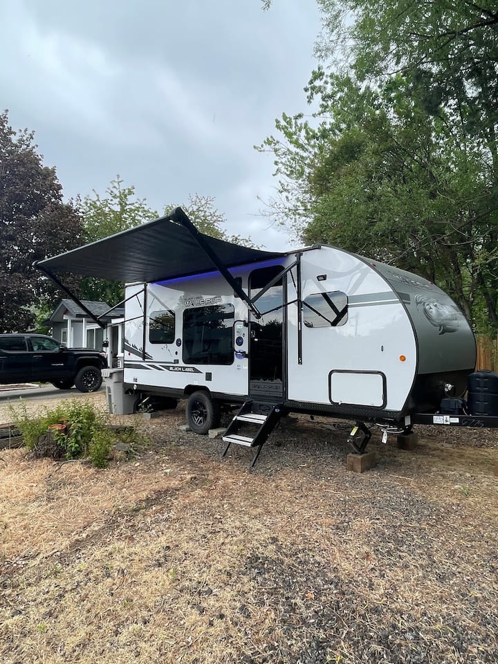 Cozy Travel Trailer On The Boise Bench - Boise, ID