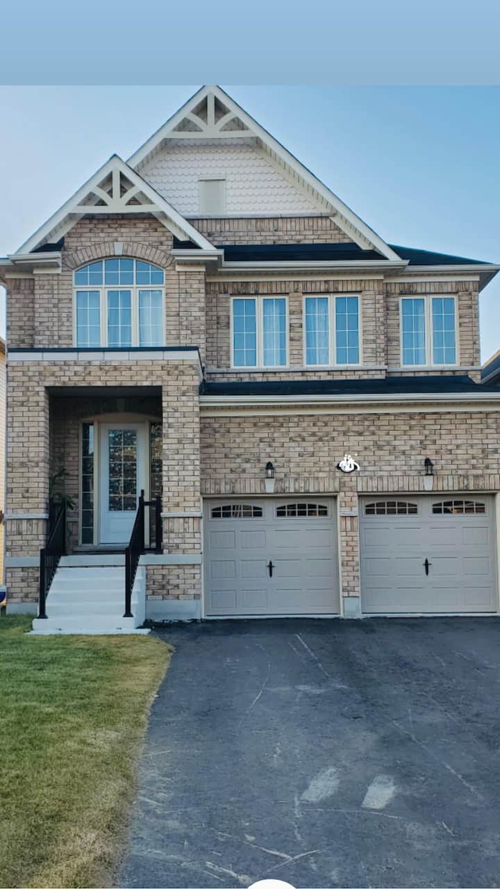 Brand New Luxurious Home, Located In Lindsay. - Lindsay
