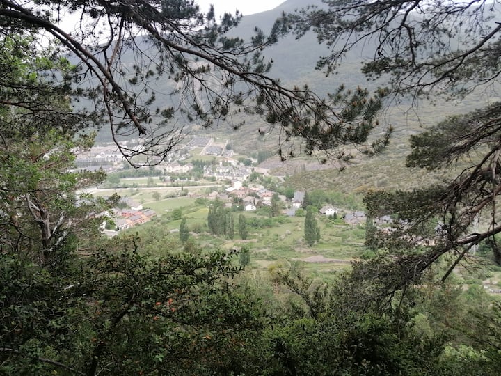 Villanúa,  Pirineo Aragonés - Castiello de Jaca