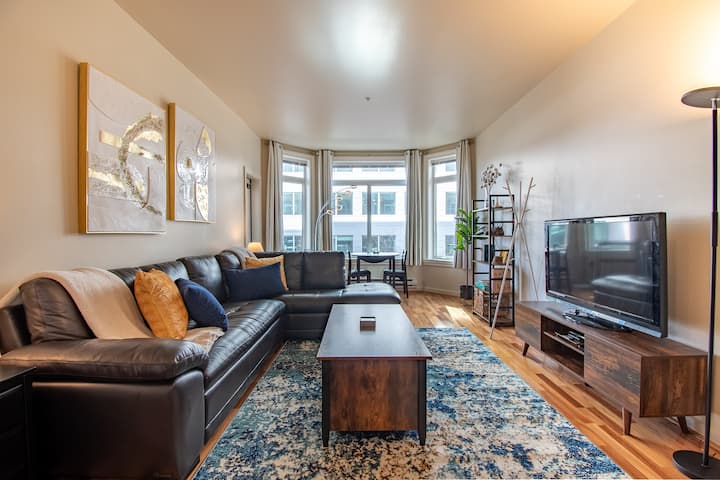 Chic 1br Home In The Heart Of Seattle! +Parkg/pool - First Hill - Seattle