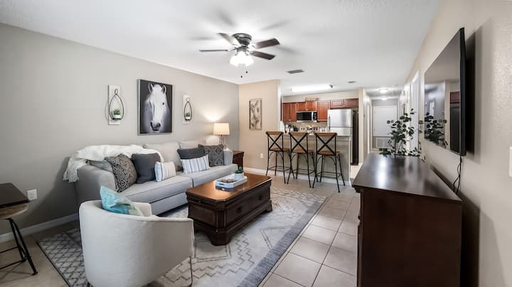 Updated Downtown Clermont Suite 837 - Clermont, FL