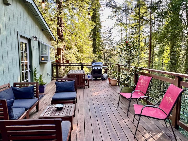 Cozy Cabin In Redwoods | Hot Tub - Guerneville, CA