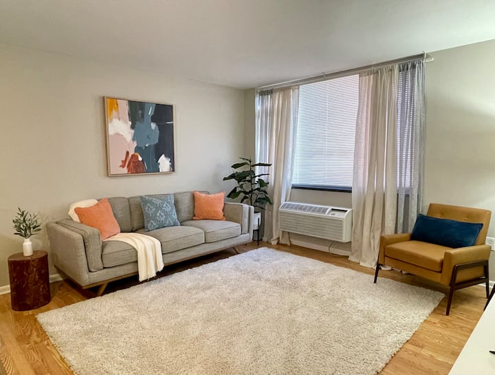 Mod-chic 1 Bedroom With Free Parking & Wifi - Hartford, CT
