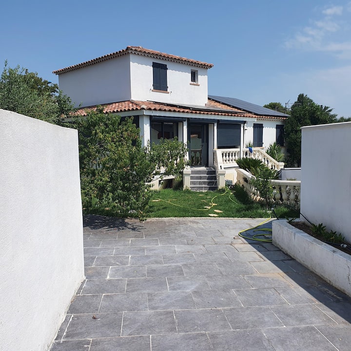 Villa Clôturée Au Calme.
125m² - Aeropuerto de Marsella-Provenza (MRS)