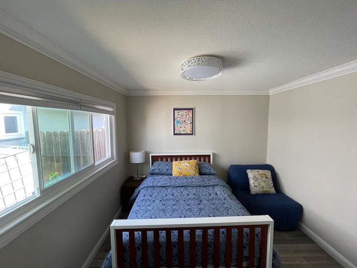 Room-2  Discount Comfort Bedroom - Concord, CA