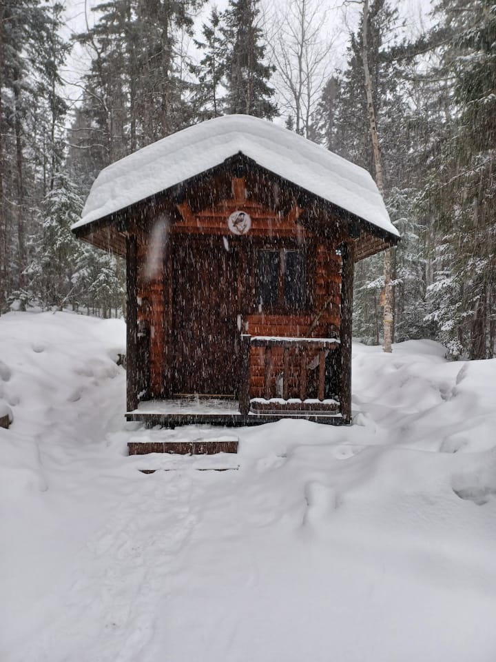 Cozy Wilderness Cabin - カナダ バサースト