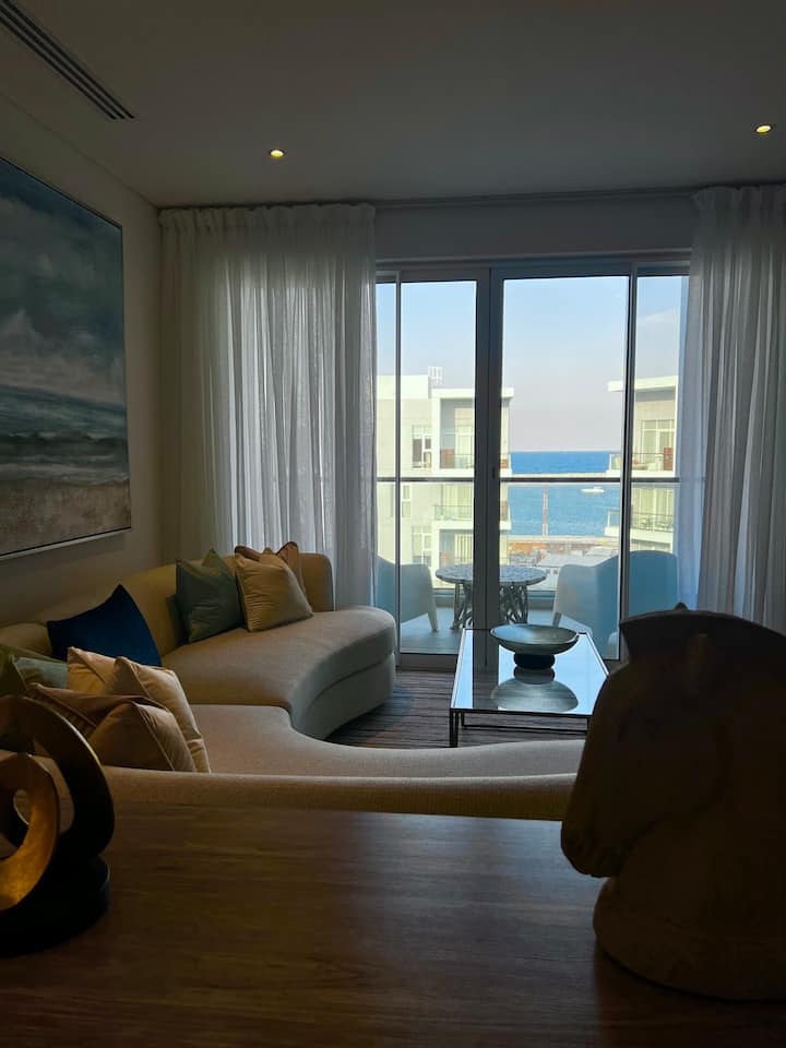 Unique & Elegant Penthouse With Sea View - مسقط