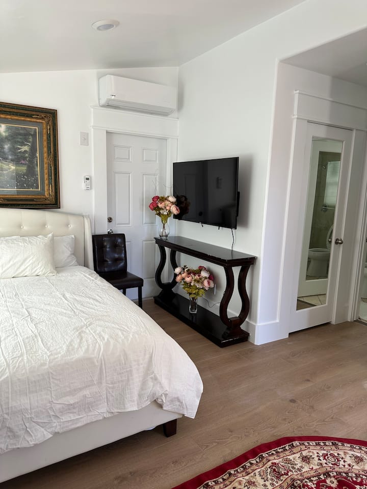 New Cozy One Bedroom Guesthouse - La Habra, CA
