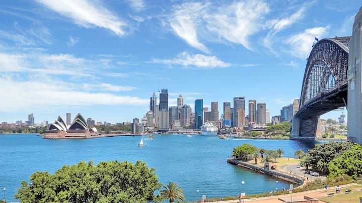 3 Bedrooms Penthouse - Opera House And Bridge View - Luna Park Sydney