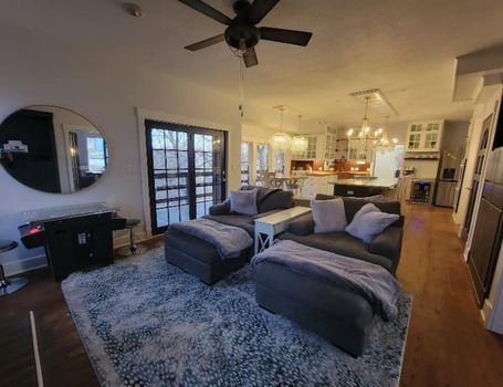 Weatherby Lake, MO airbnb, hotels and vacation rentals