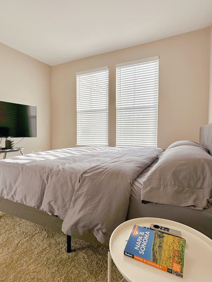 A Suite Of The Minimalistic Apartment In Napa - Napa, CA