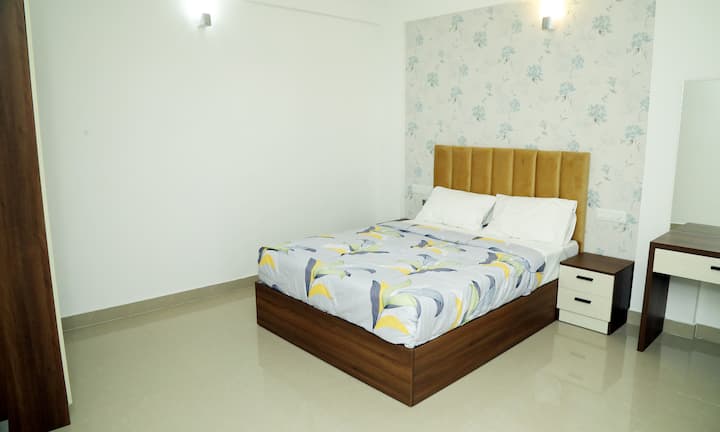 2 Bhk Fully Furnished Apartment - 트리수르