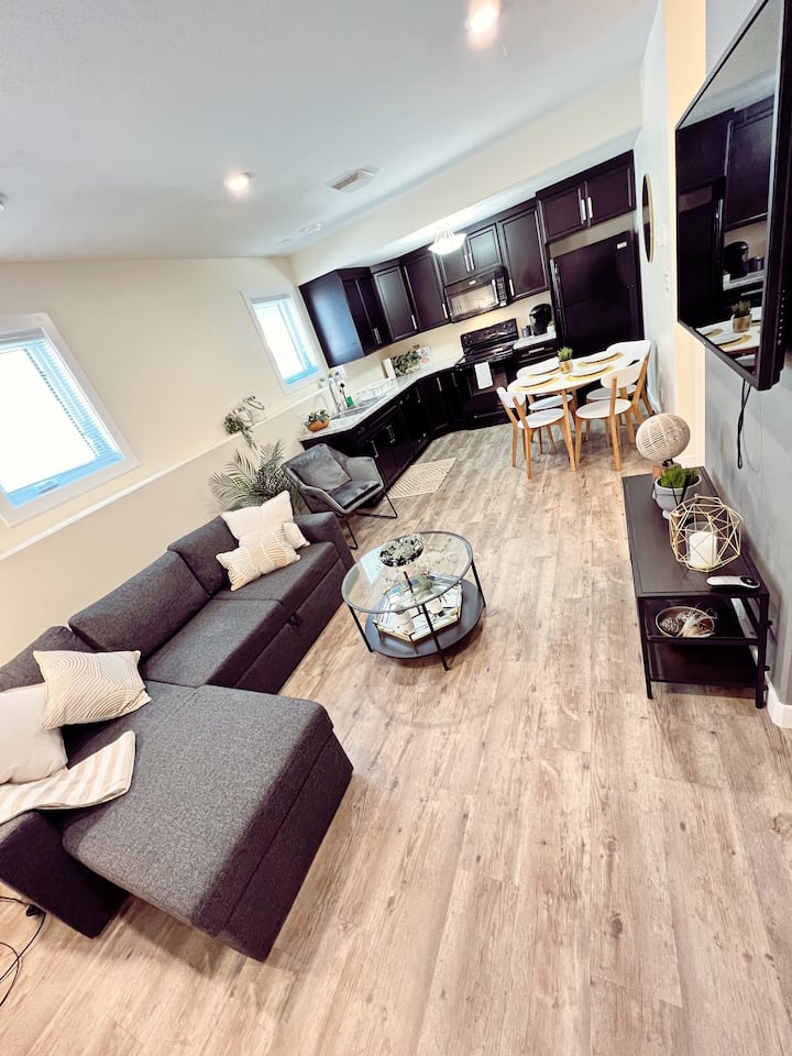 Cozy Place Close To The Airport - SaskTel Centre