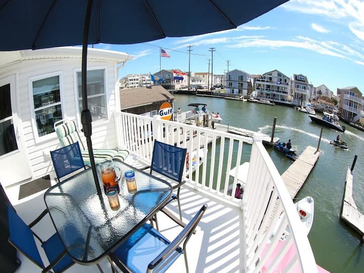 Boater's Waterfront Delight - Avalon