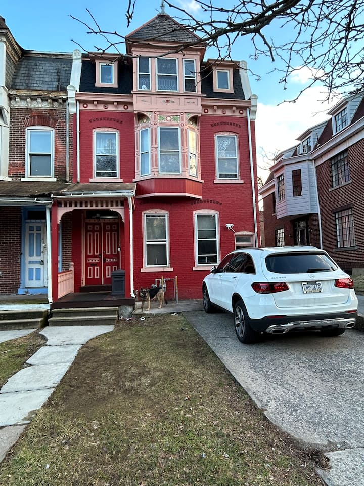 Rooms In A Victorian Home/ Pets Welcome - Allentown, PA