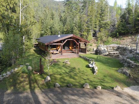 Salmo Apartments and Condos For Rent cozycozy