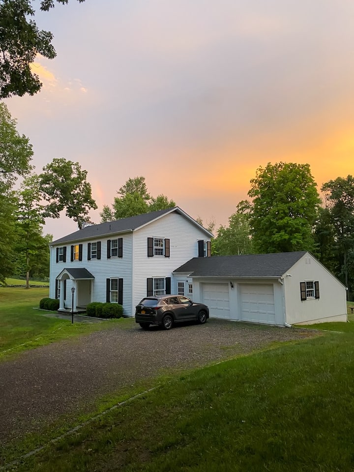 Peak Upstate Escape! Available For Thanksgiving - Millbrook, NY
