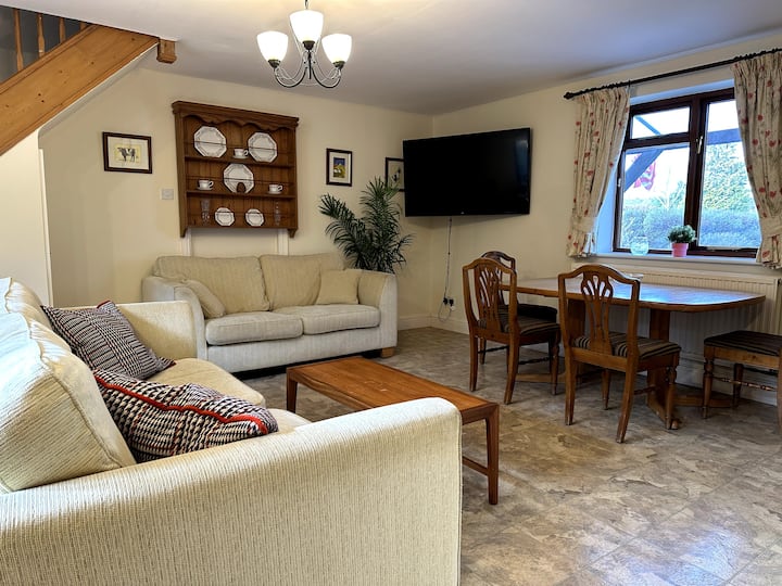 Two Bedroom Cotswolds Retreat - Stow-on-the-Wold