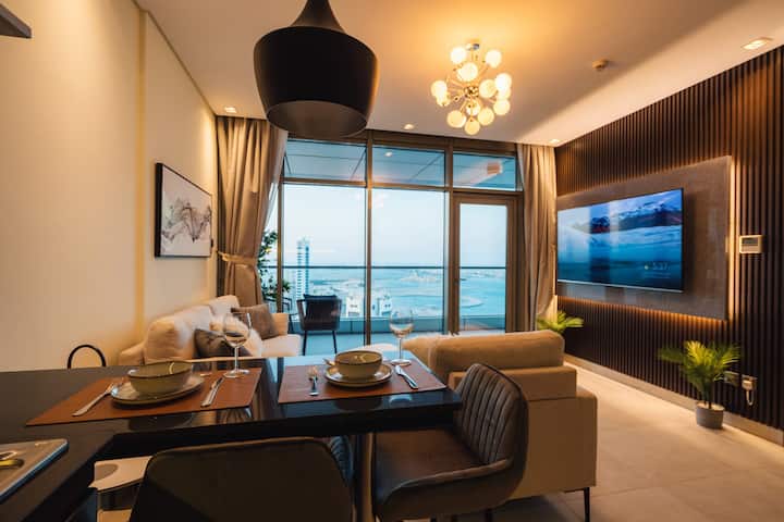 High-rise Luxury With City & Sea Views - Bahrain