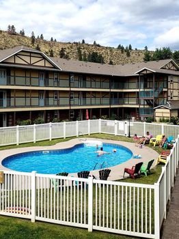 Vacation rentals & Airbnbs in Okanagan Falls cozycozy