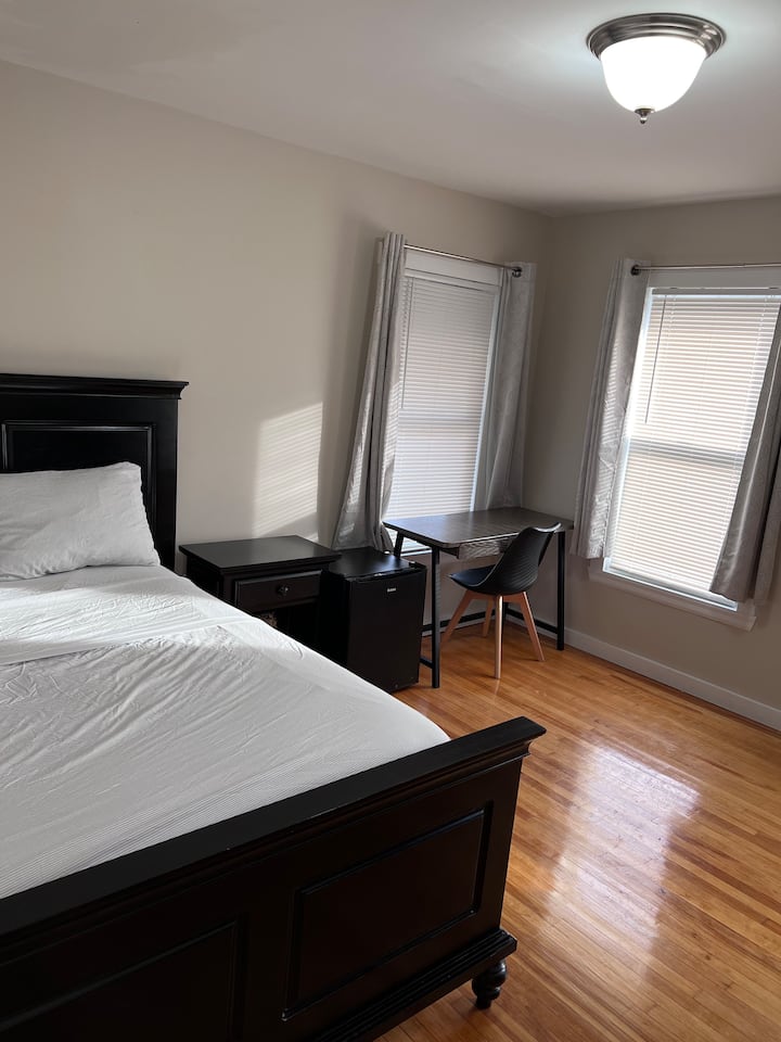 Private And Central Bedroom - Worcester, MA