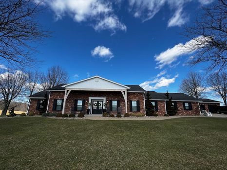 Vacation rentals & Airbnbs in Midland, PA cozycozy