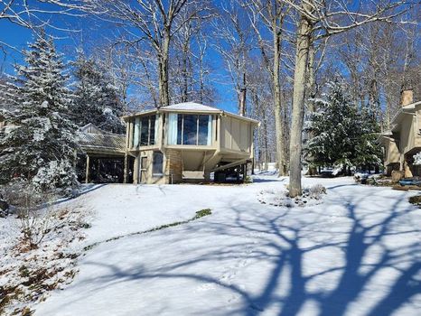 Lakefront Cottage - Treasure Lake, PA