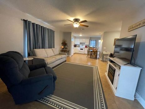 Bonnie Lake, Brooksville airbnb, hotels and vacation rentals