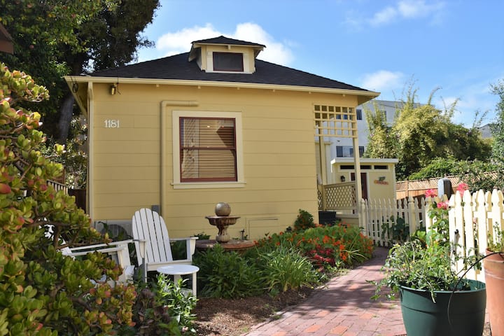 Cozy Alameda Garden Cottage - Alameda, CA