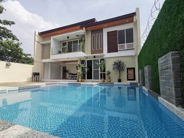 Newly Built Private Villa With Pool In Cainta - Taytay