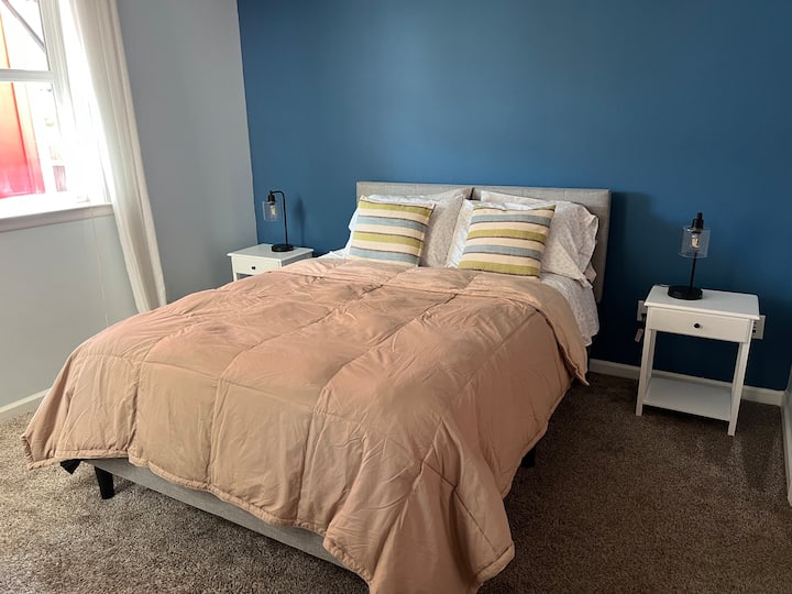 Master Bedroom With Private Bath - Fresno