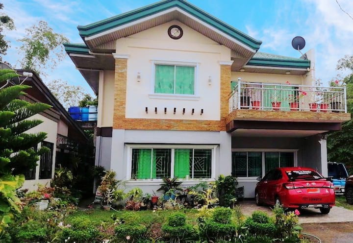 2-storey House In Bacolod City | Max 12 Guests - Bacolod