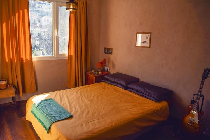 Cozy Room At A Historical Site (Shared Flat) - İzmir Il
