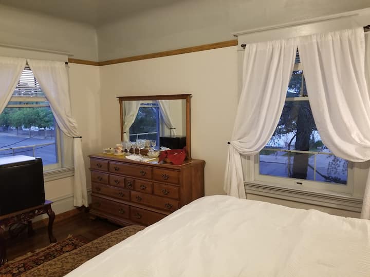 Historic Home Master Suite - Livermore, CA