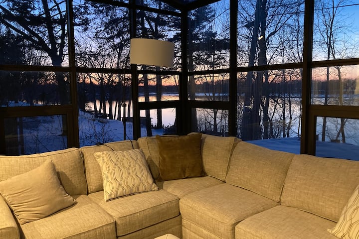 Lakefront Home With Private Room - Appleton
