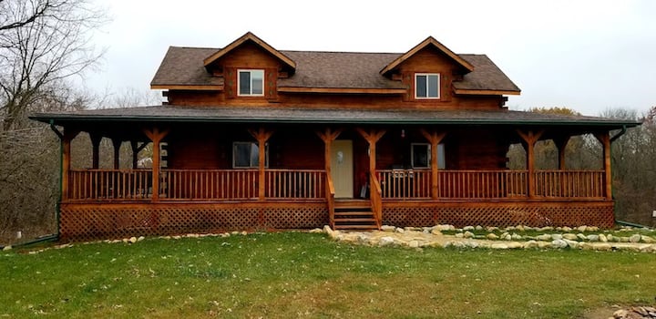 Whitetail Ridge Cabin - Harpers Ferry, IA