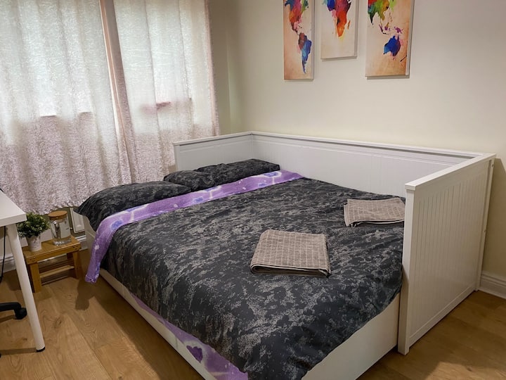 2 X Double Rooms Close To Dublin - Naas