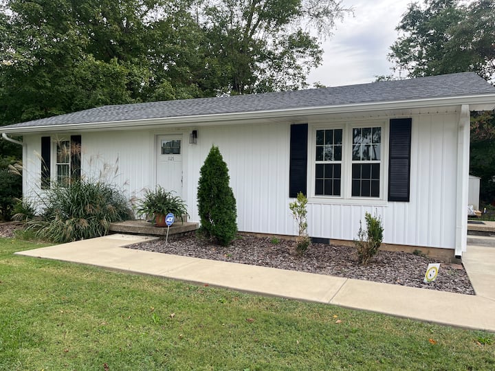 Bungalow On Brockley - Bowling Green, KY