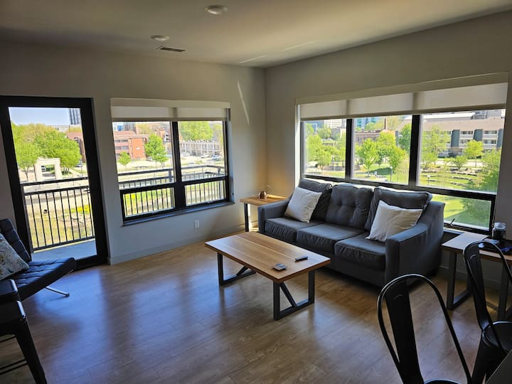 Midtown Plaza - Campustown Luxury Apartment - Champaign, IL